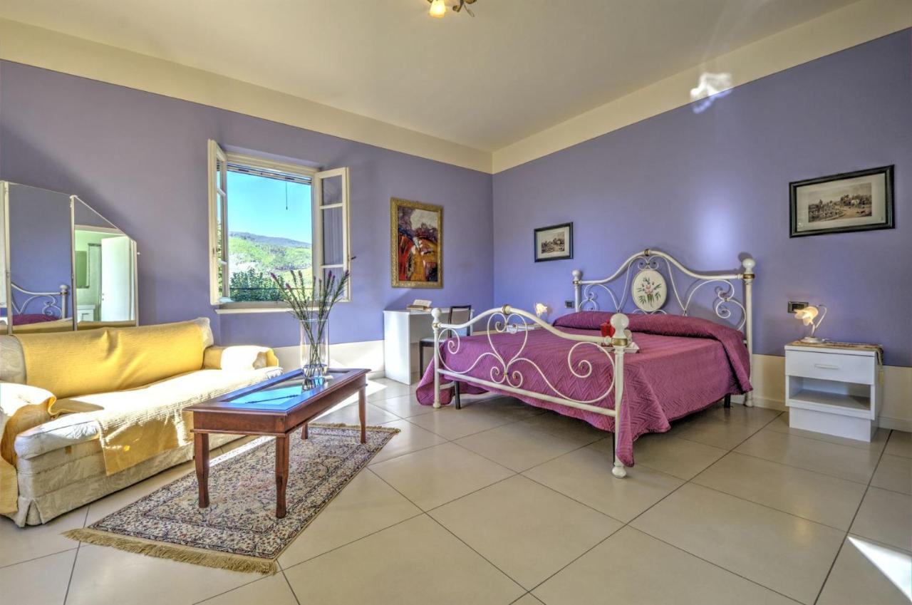 Lucca Cycling Holidays Il Tiglio Rooms Sant'Andrea di Compito ภายนอก รูปภาพ