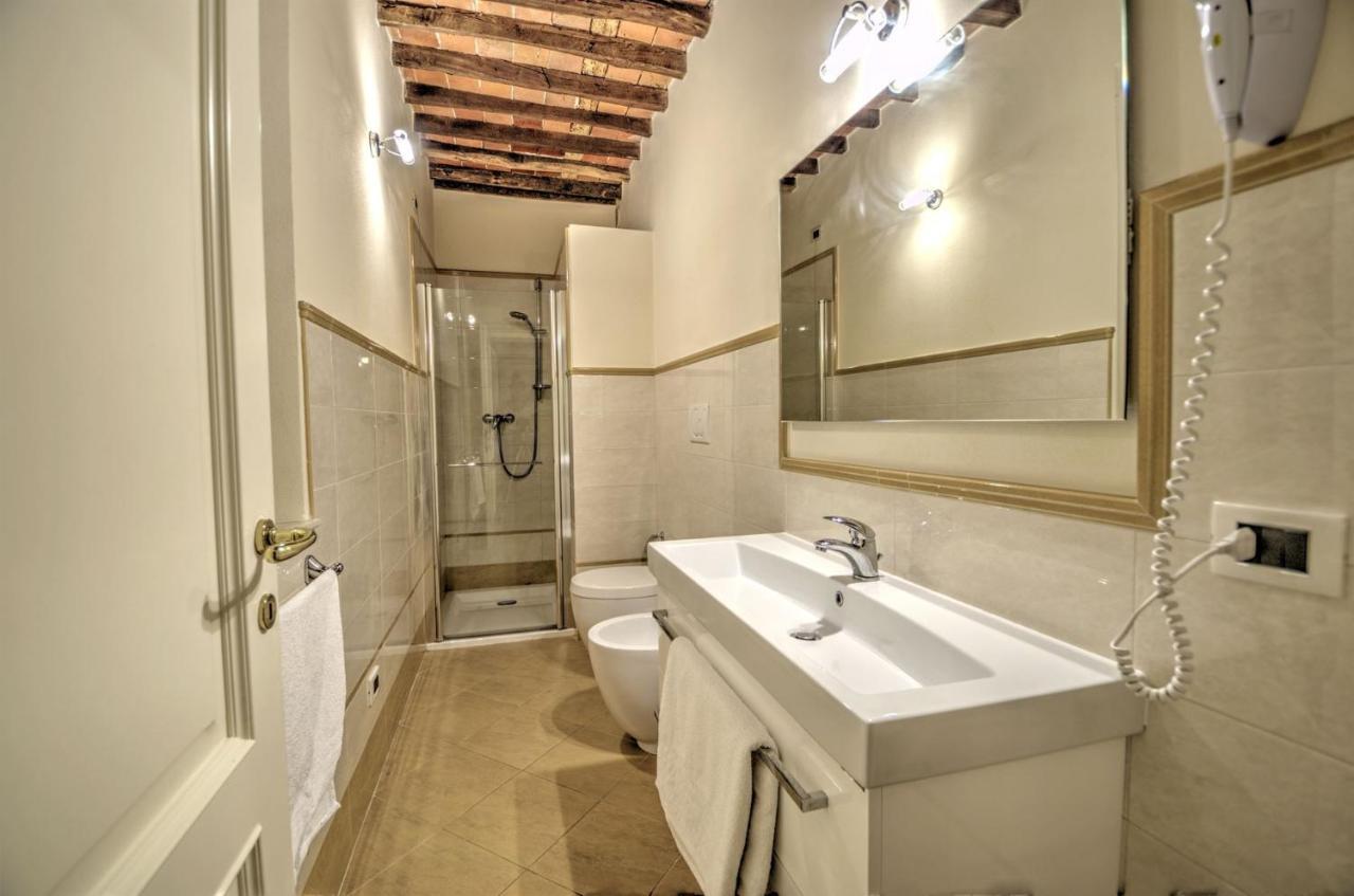 Lucca Cycling Holidays Il Tiglio Rooms Sant'Andrea di Compito ภายนอก รูปภาพ