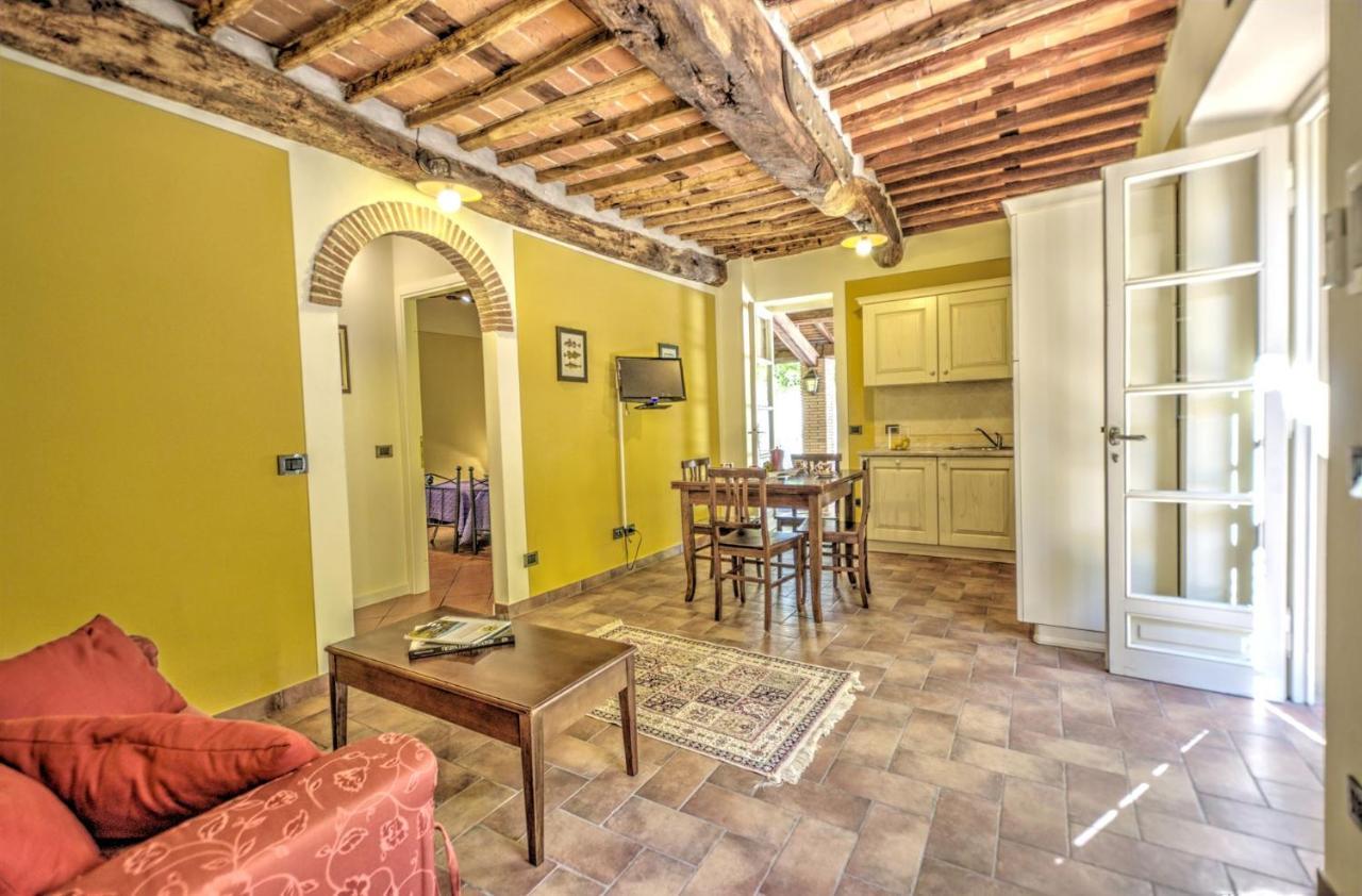 Lucca Cycling Holidays Il Tiglio Rooms Sant'Andrea di Compito ภายนอก รูปภาพ