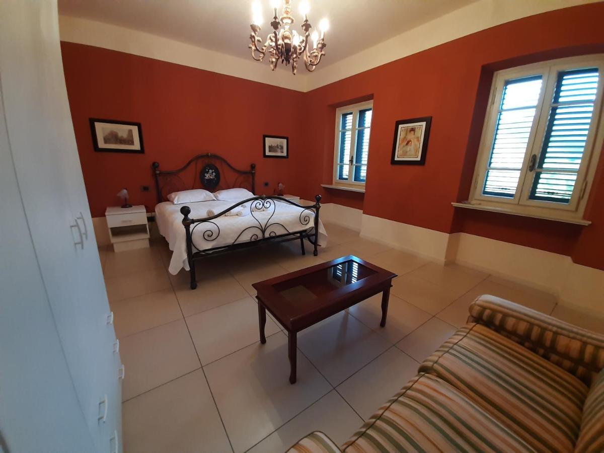 Lucca Cycling Holidays Il Tiglio Rooms Sant'Andrea di Compito ภายนอก รูปภาพ