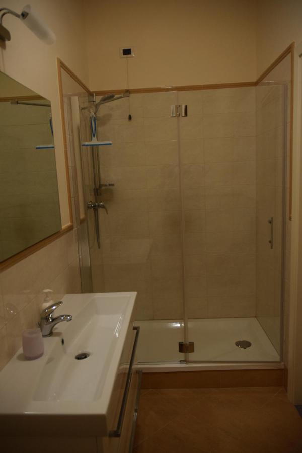 Lucca Cycling Holidays Il Tiglio Rooms Sant'Andrea di Compito ภายนอก รูปภาพ